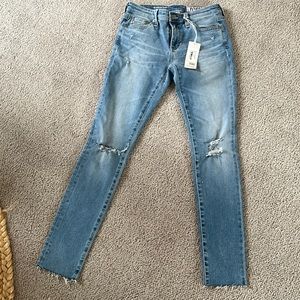 Brand new AG legging ankle jeans 25